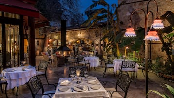 3 Restaurants, Mittagessen, Abendessen, internationale Küche