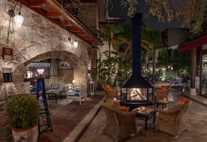 3 Restaurants, Mittagessen, Abendessen, internationale Küche