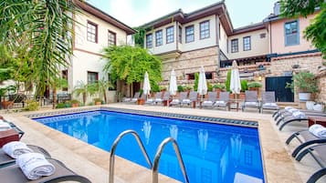Udendørs pool