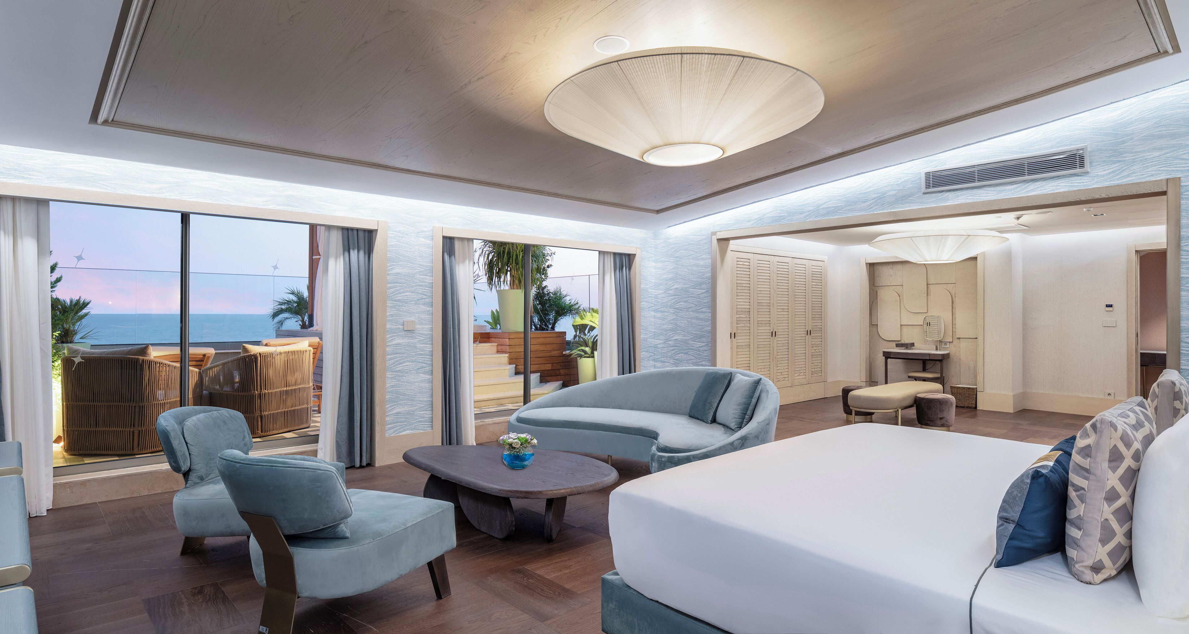 Familie suite | Luxe beddengoed, een gratis minibar, een kluis op de kamer