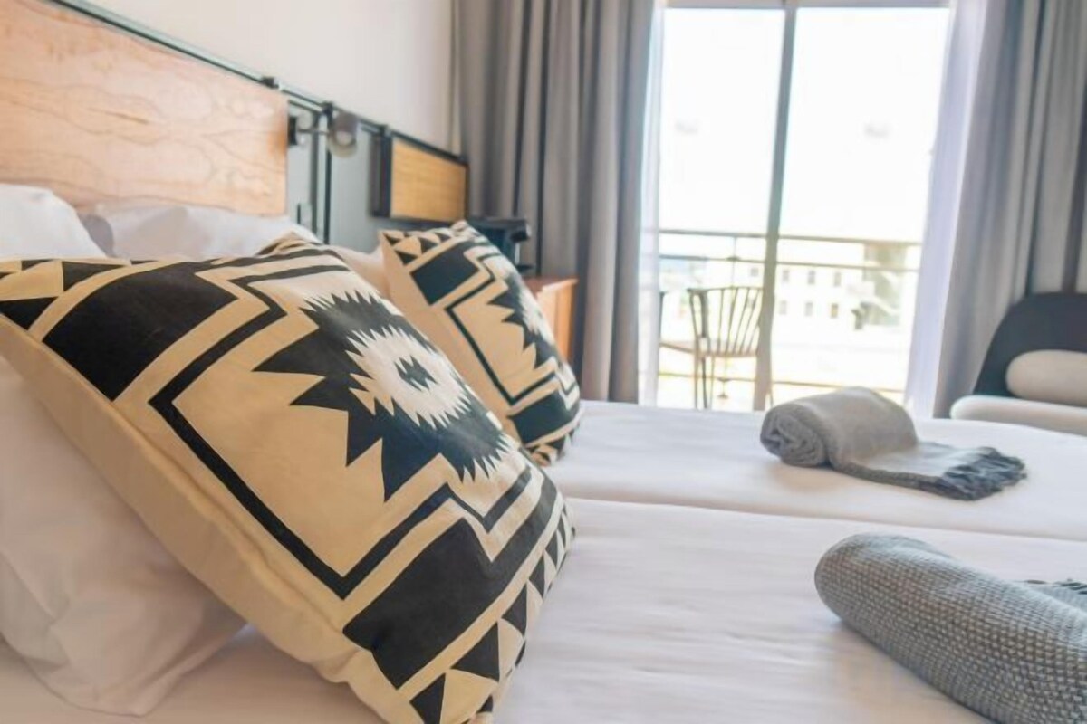 1 bedroom, in-room safe, blackout drapes, WiFi (free)