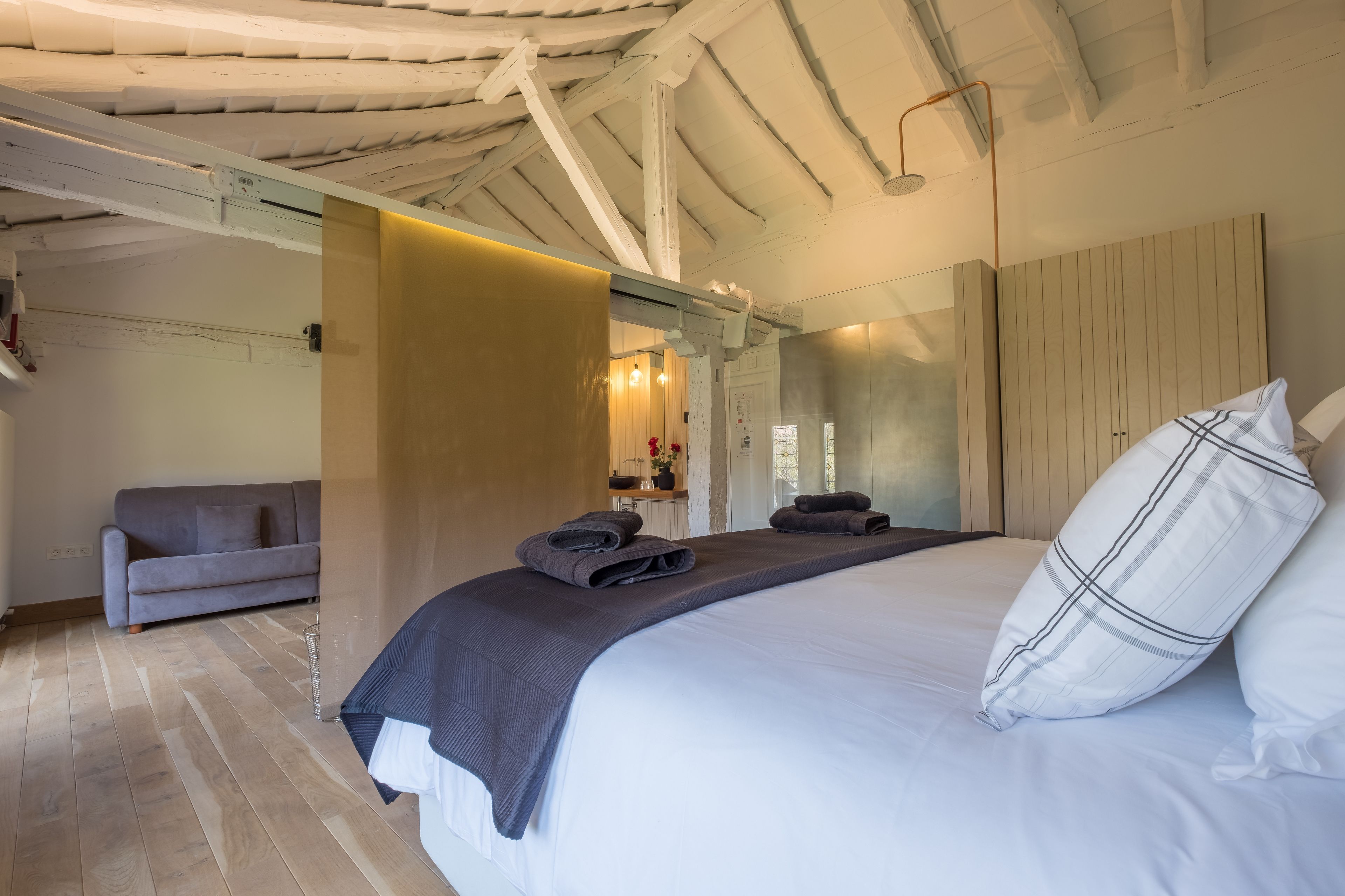 20 bedrooms, desk, laptop workspace, free WiFi