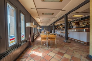 Bar (in der Unterkunft)