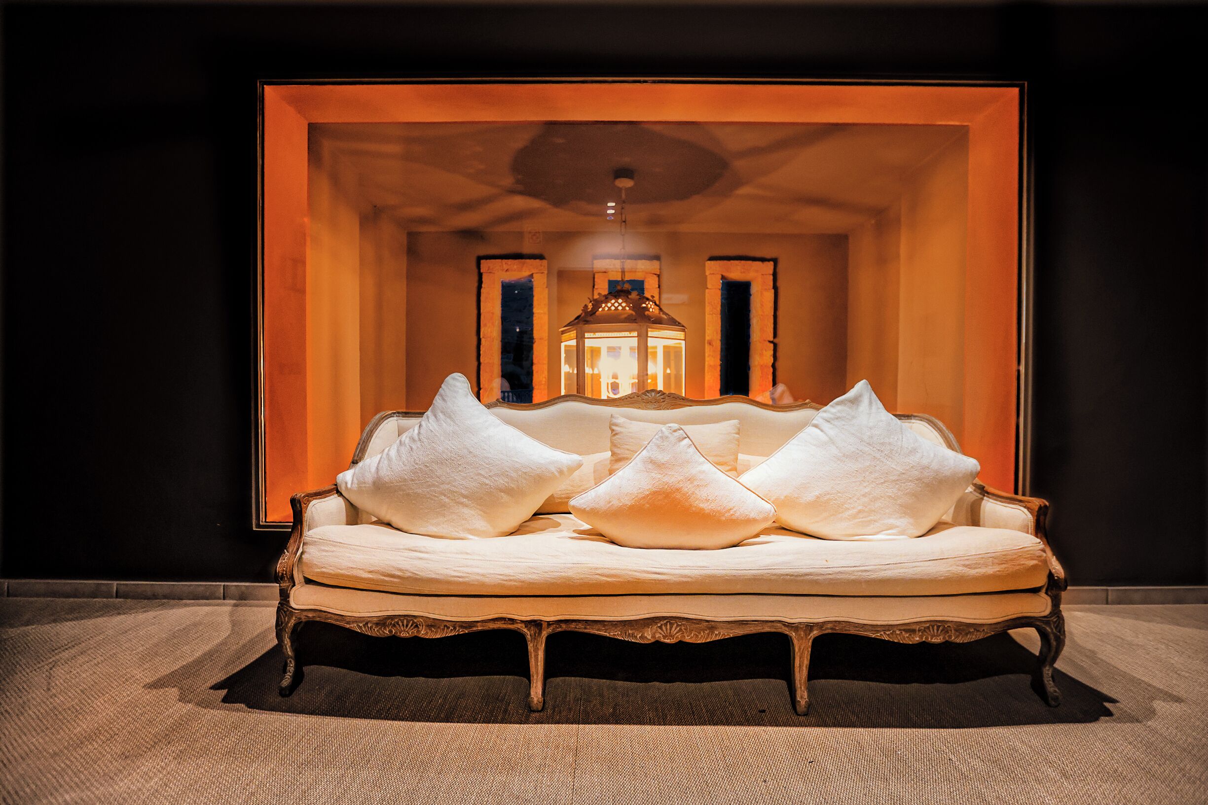 27-inch flat-screen tv with satellite channels, tv