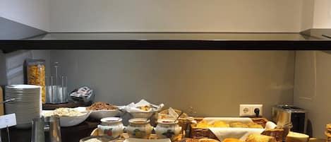 Daily buffet breakfast (EUR 14 per person)