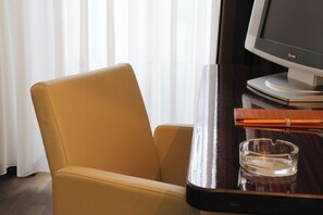 Superior Single Room | Premium bedding, Select Comfort beds, in-room safe - Helvetia Rooms – Self Check-In (Munich)