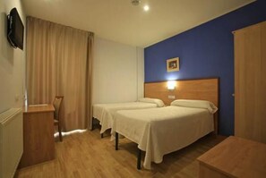 Double or Twin Room | Bathroom