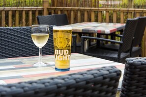 تناول الطعام بالخارج