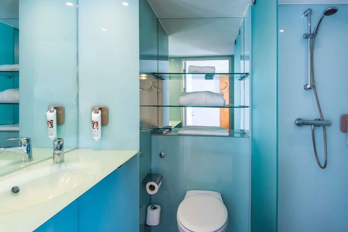Room, 1 Double Bed (The Queen) | In-room safe, desk, free WiFi, bed sheets