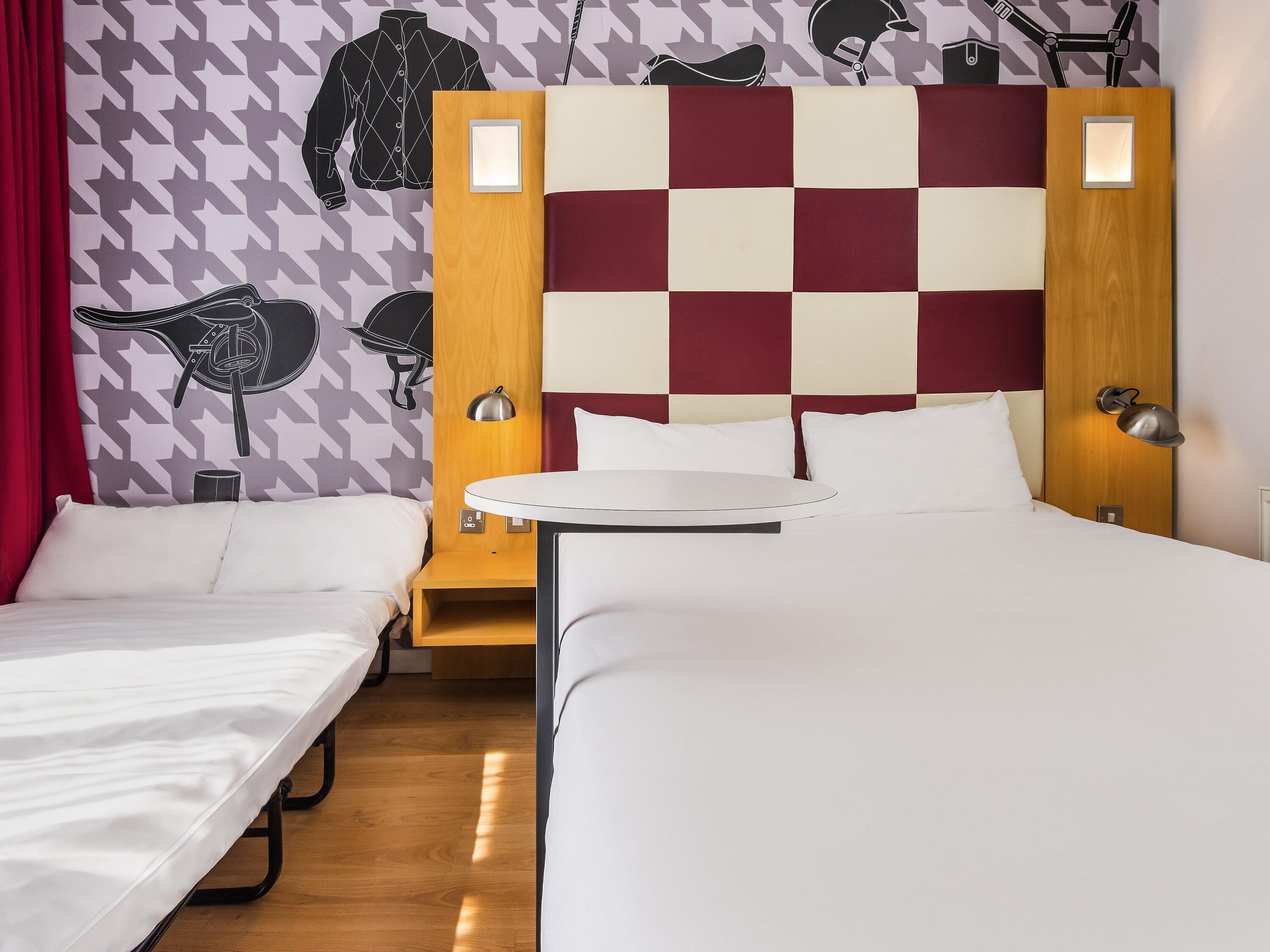 Family Room (The Family) | In-room safe, desk, free WiFi, bed sheets