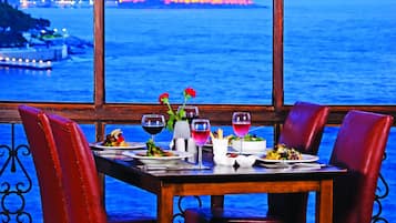 2 restoran, kahvaltı sunulur