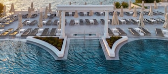 Korumar Deluxe Hotel