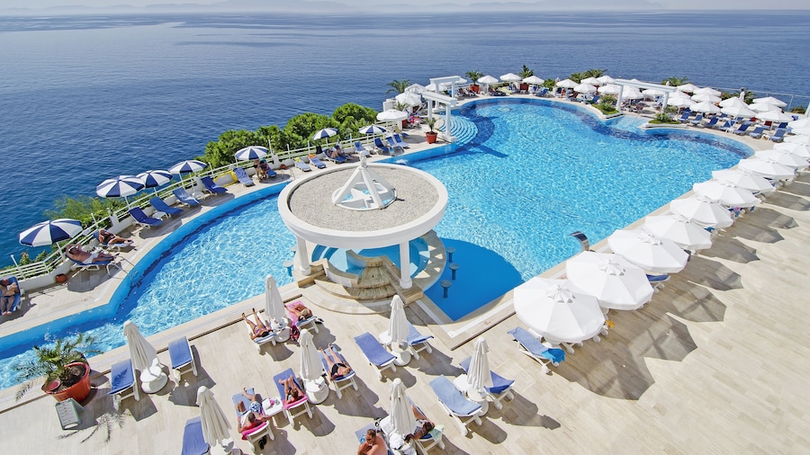 Korumar Deluxe Hotel