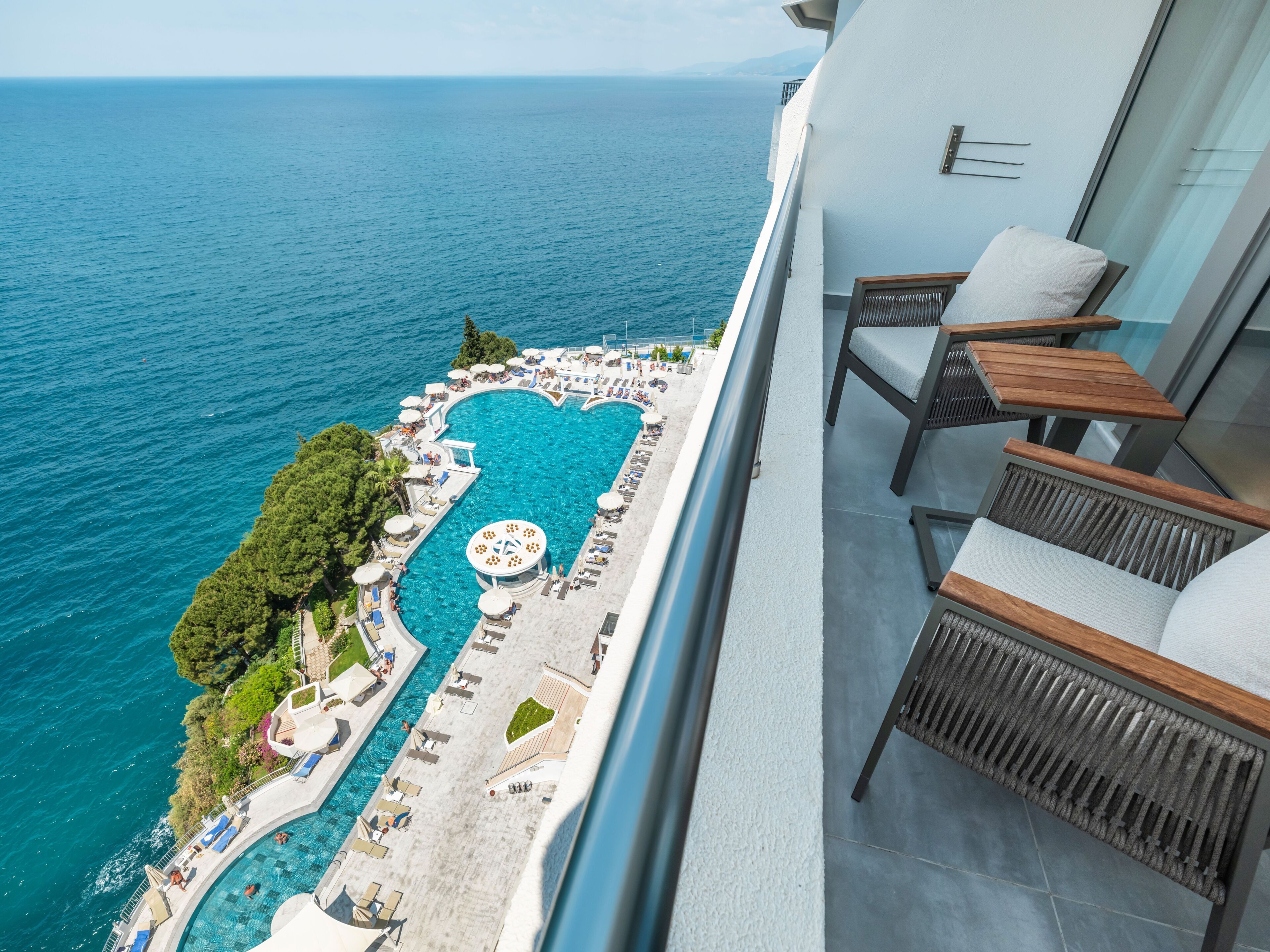 Habitación Deluxe con 1 cama matrimonial o 2 individuales, 1 cama matrimonial, para no fumadores | Minibar, caja de seguridad en la habitación, escritorio y wifi gratis 