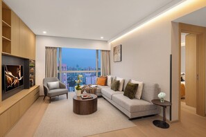 Executive Apartment, 3 Bedrooms | Living area