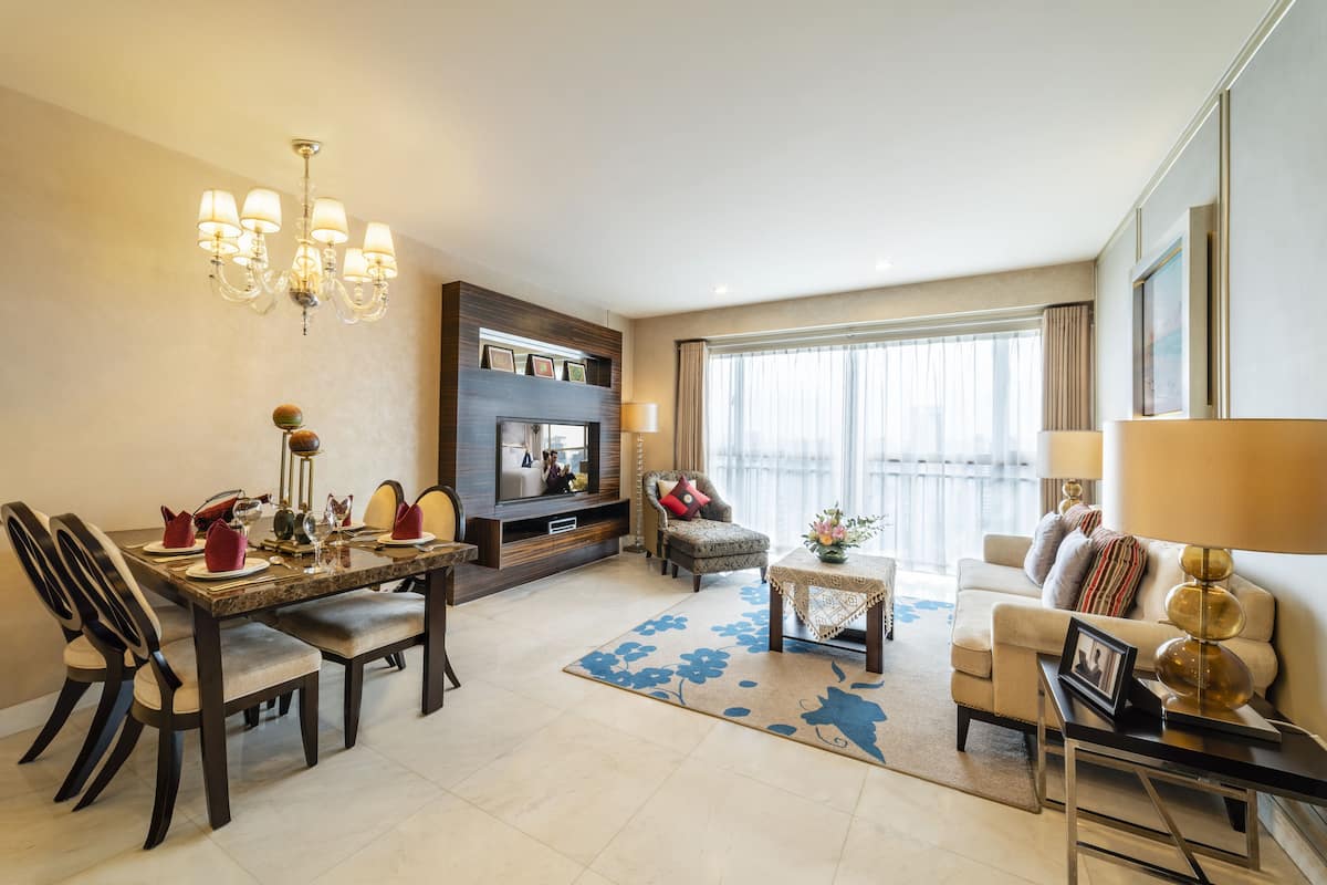 Deluxe Apartment, 2 Bedrooms | 1 bedroom, in-room safe, desk, blackout drapes