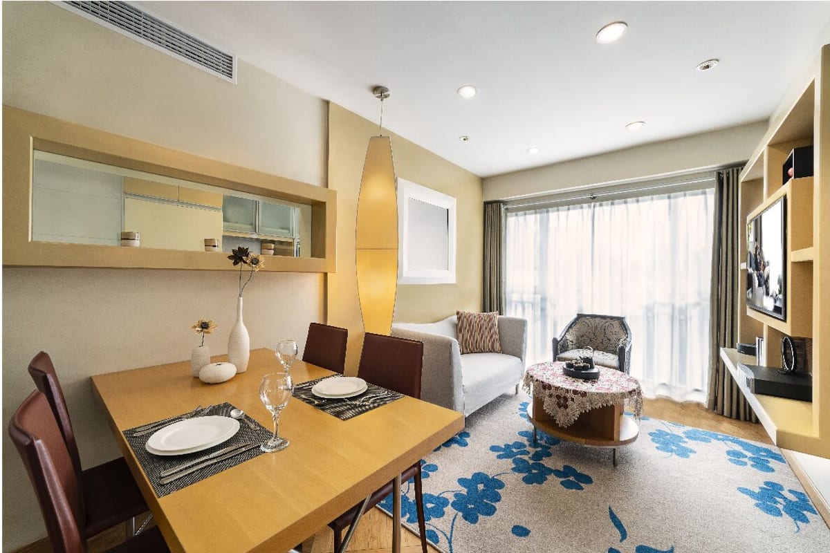 Premier appartement, 1 slaapkamer | 1 slaapkamer, een kluis op de kamer, een bureau