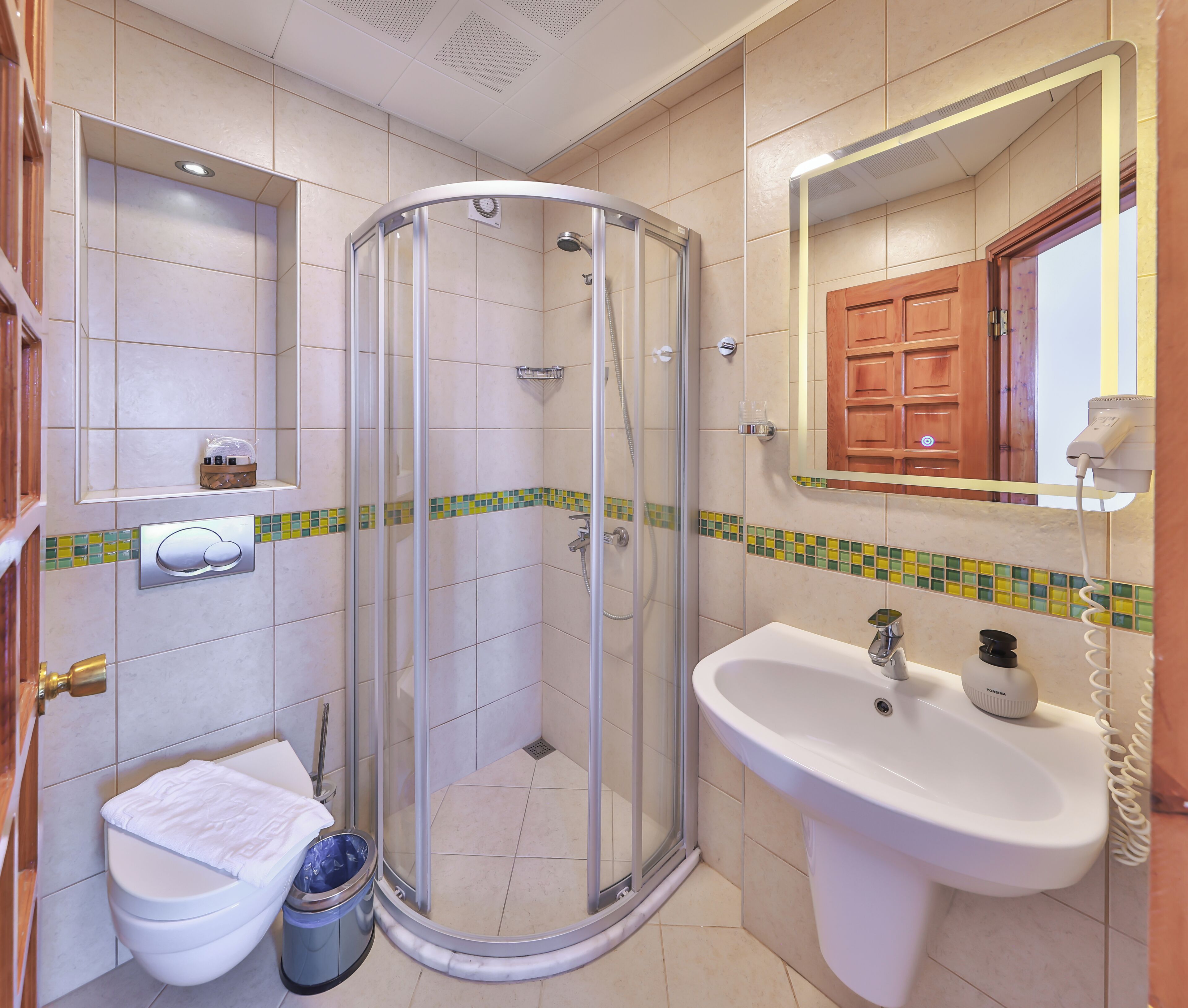 Deluxe Room, Balcony, Sea View | Bathroom | Shower, hair dryer, slippers, towels
