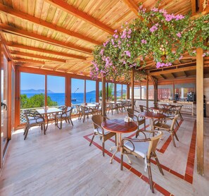 Free daily buffet breakfast  - Medusa Hotel (Kas)