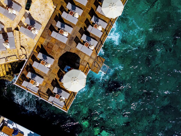 Private beach, white sand, free beach shuttle, free beach cabanas - Medusa Hotel (Kas)