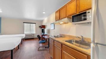 Standard Studio, Non Smoking, Refrigerator & Microwave | Desk, laptop workspace, iron/ironing board, free WiFi