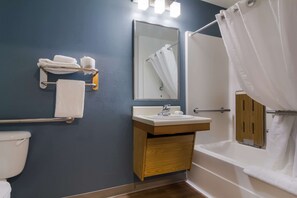 Standard Room, 1 Double Bed, Accessible, Non Smoking (Bathtub and Sofa) | Bathroom | Combined shower/tub, hair dryer, towels - WoodSpring Suites Jacksonville East 295 Cruise Port (Jacksonville)
