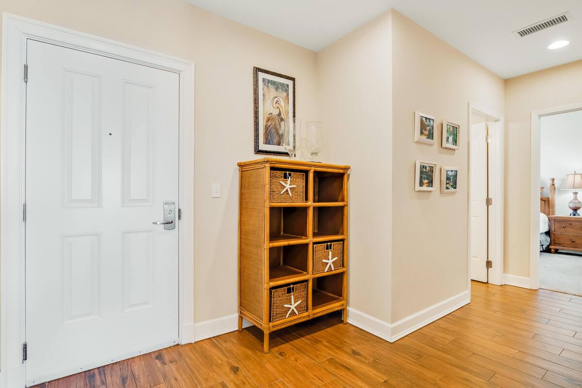 House, Multiple Beds (Apartment) | 1 bedroom, blackout drapes, iron/ironing board, WiFi (free)