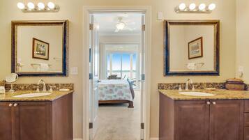 House, Multiple Beds (Apartment) | 1 bedroom, blackout drapes, iron/ironing board, free WiFi