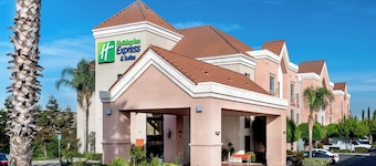 Holiday Inn Express & Suites Lathrop by IHG