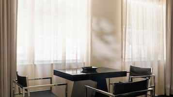 Premium bedding, iron/ironing board, free WiFi, bed sheets