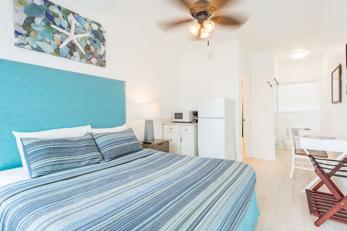 1 bedroom, premium bedding, iron/ironing board, free WiFi