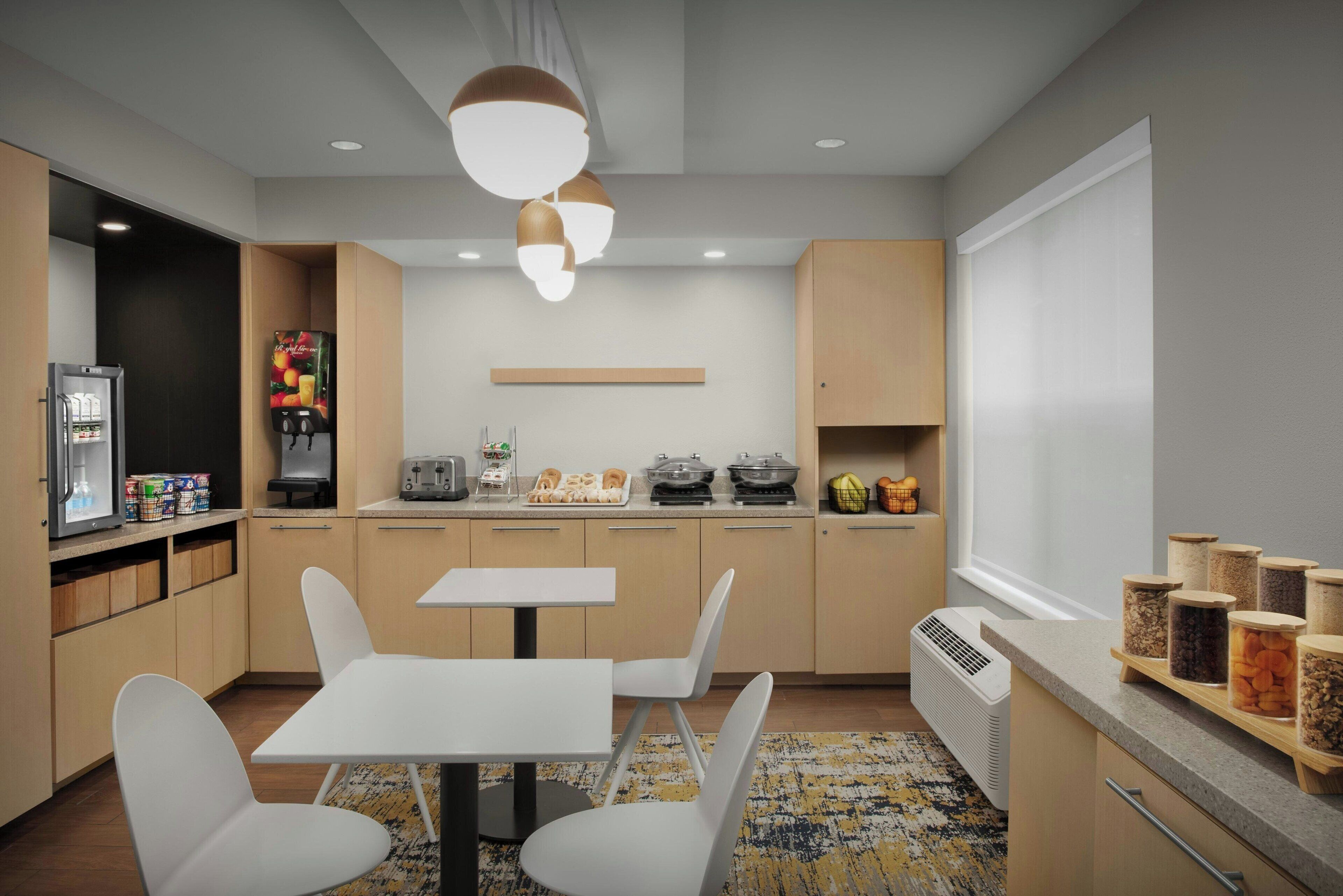 free daily continental breakfast