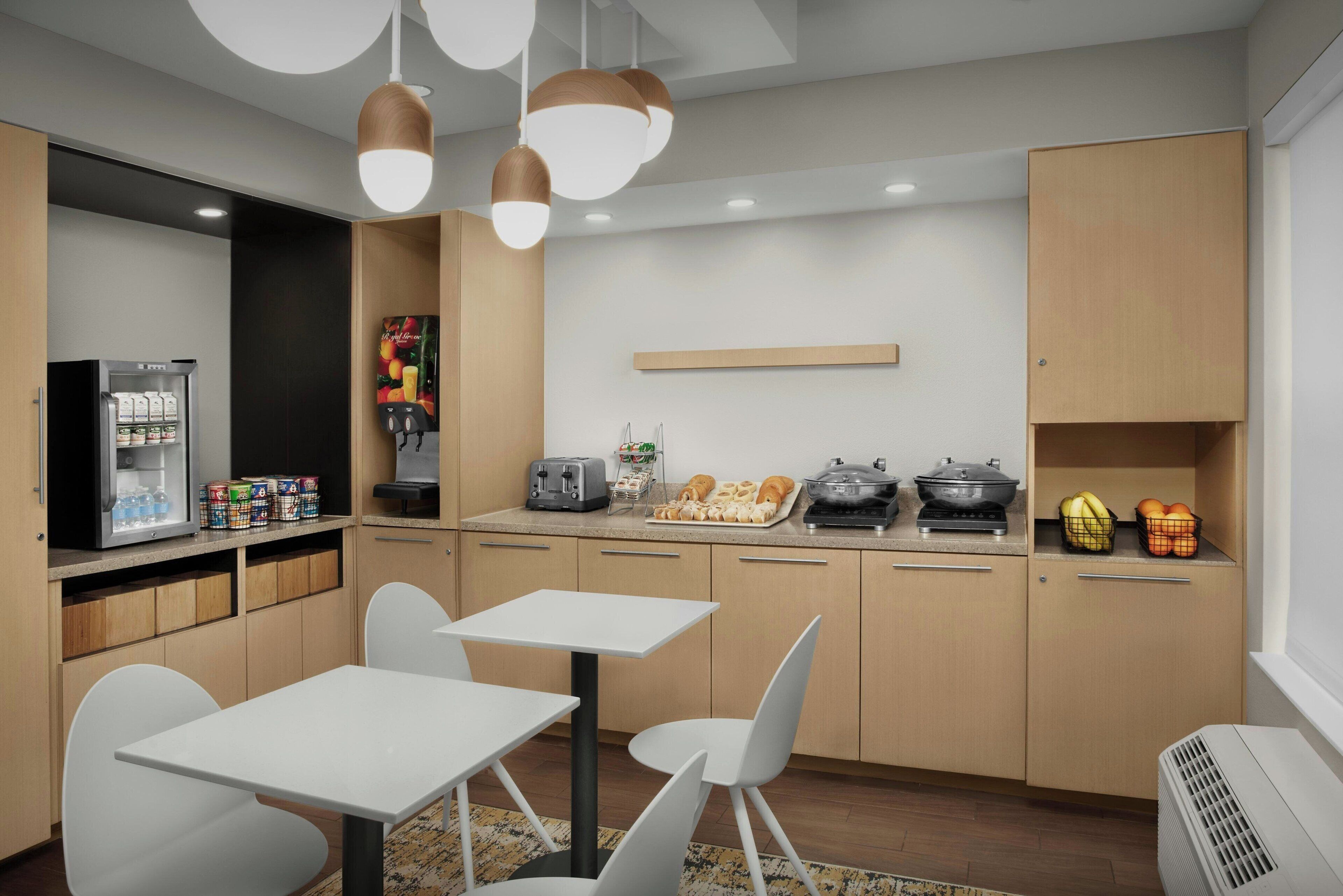 free daily continental breakfast