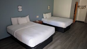 Desk, free WiFi, bed sheets - Crystal Inn Neptune (Neptune City)