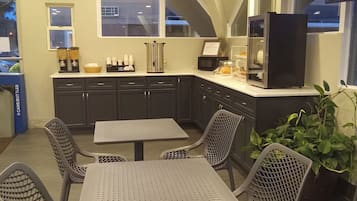 Free daily continental breakfast