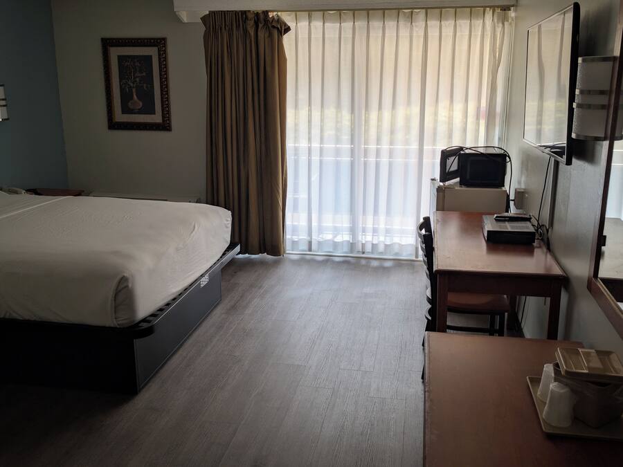 Kamer, 1 queensize bed | Een bureau, gratis wifi, beddengoed