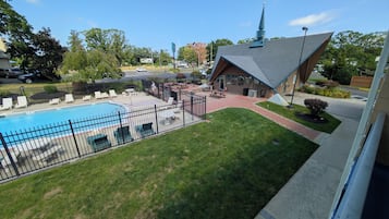 Zimmer, 1 King-Bett | Terrasse/Patio