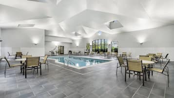 Indoor pool, sun loungers