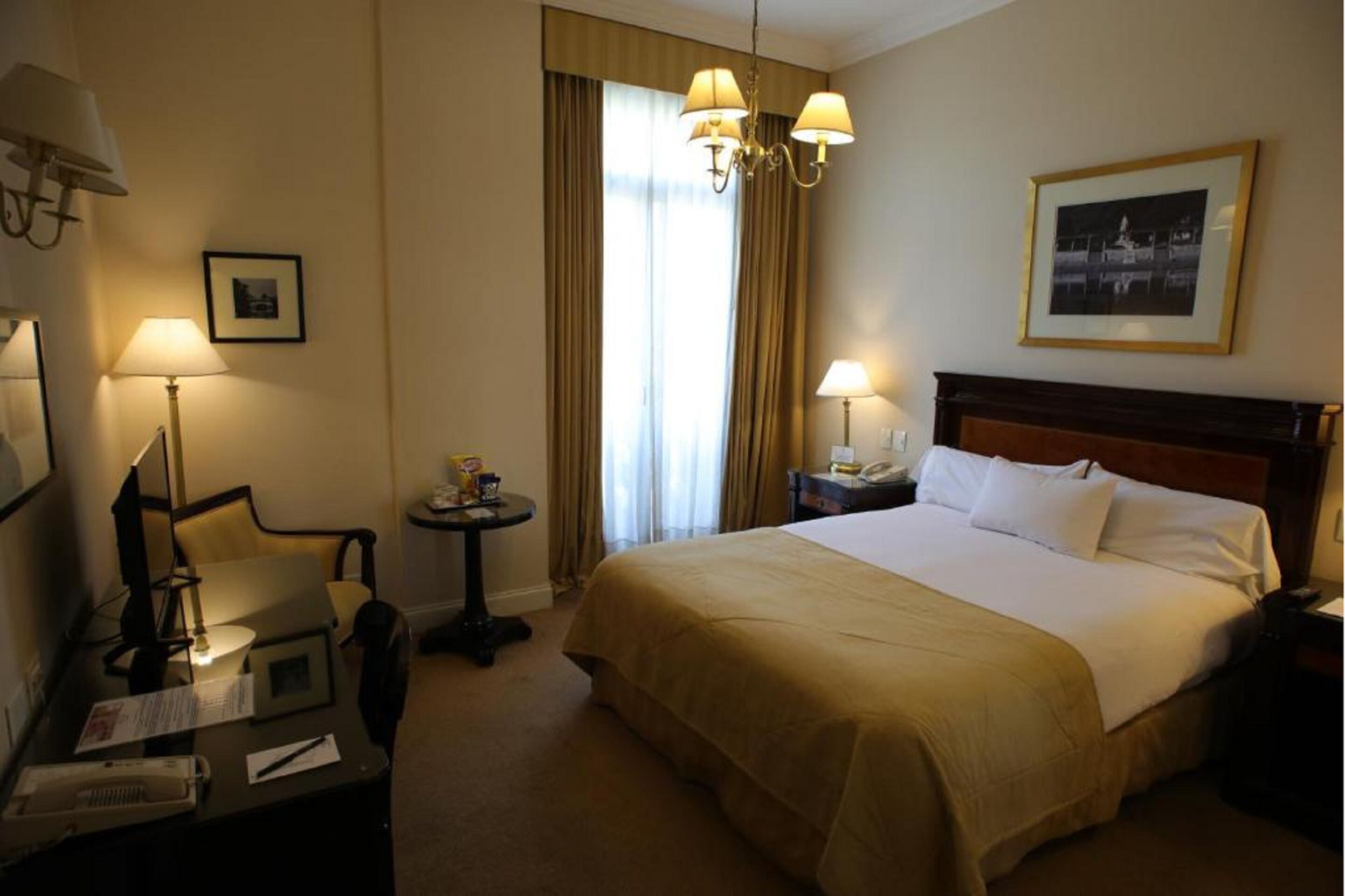 deluxe superior | down duvets, minibar, in-room safe, desk