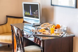 Deluxe Superior, two single beds | Down comforters, minibar, in-room safe, desk - Park Silver Obelisco Hotel (Buenos Aires)