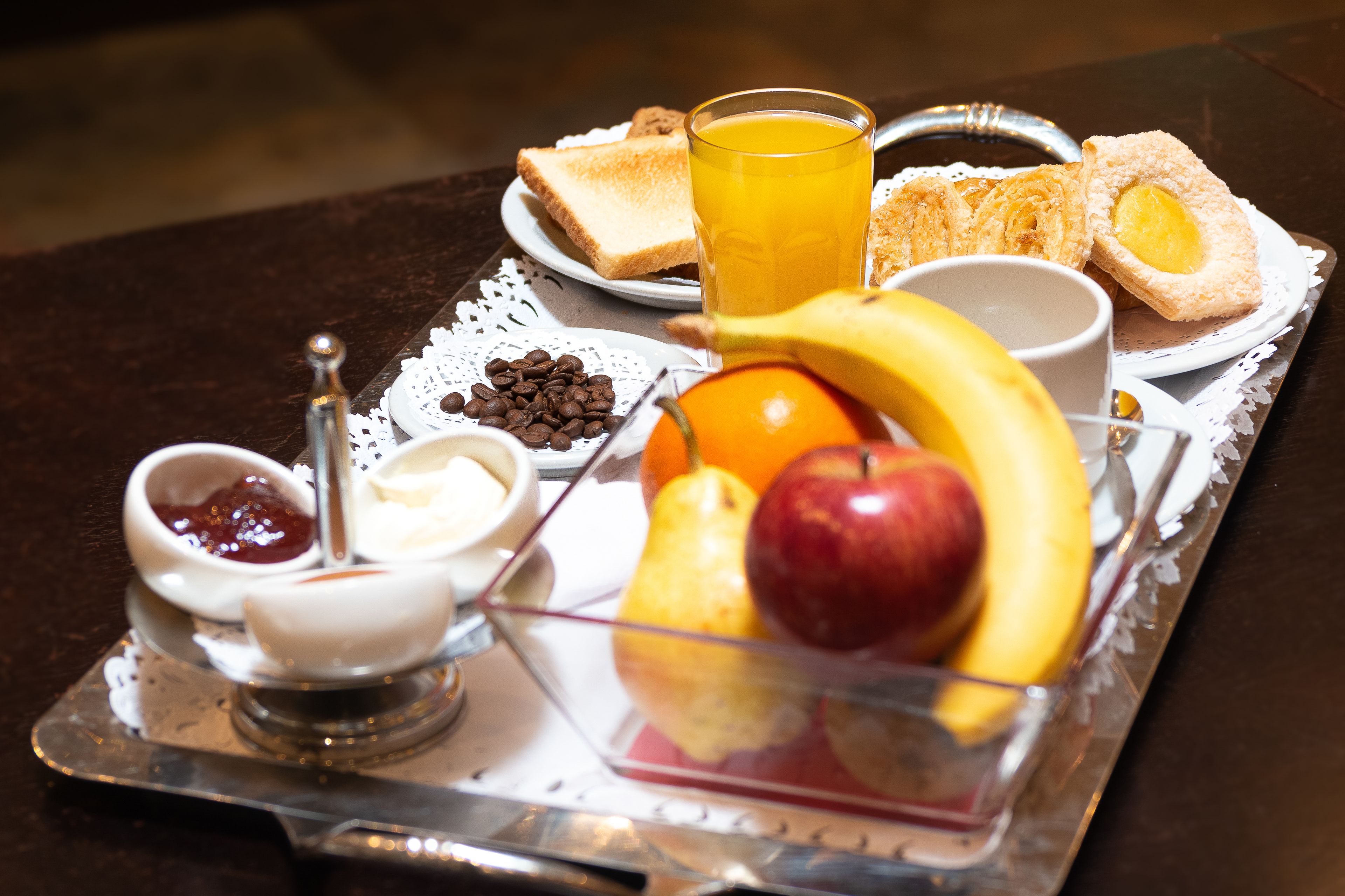 daily buffet breakfast (ars 320 per person)