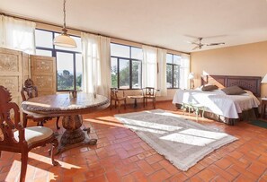 Superior House, Ensuite, City View (Casa Nancy) | Premium bedding, individually decorated, individually furnished