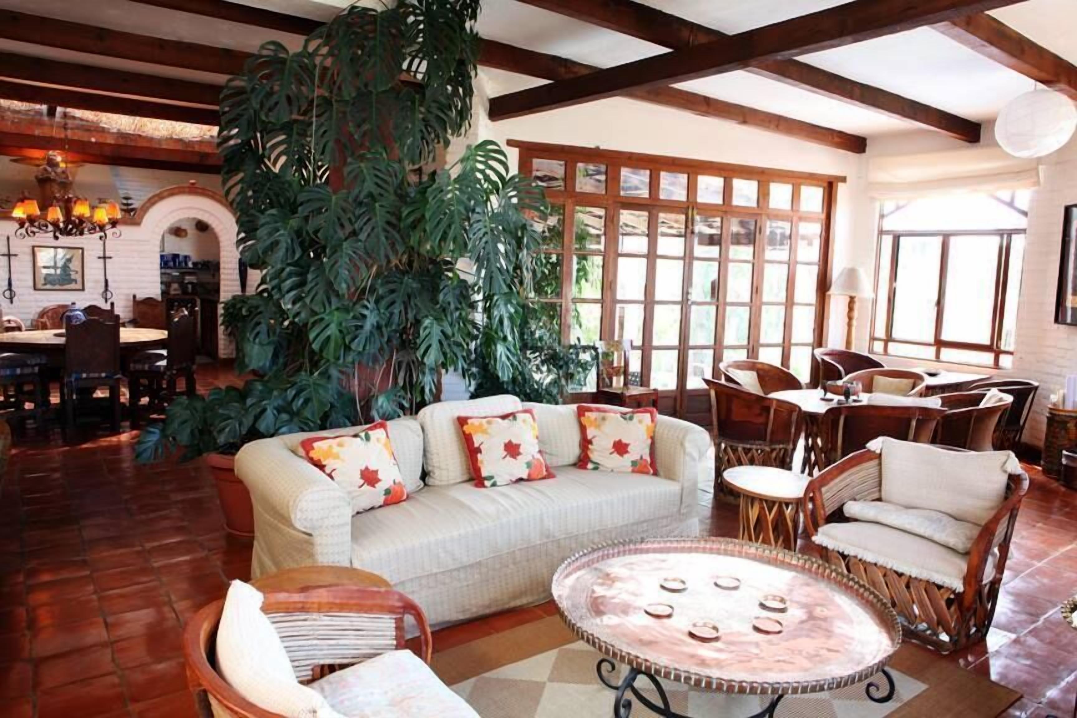 standard house, ensuite (casa tito) | living area | flat-screen tv, dvd player