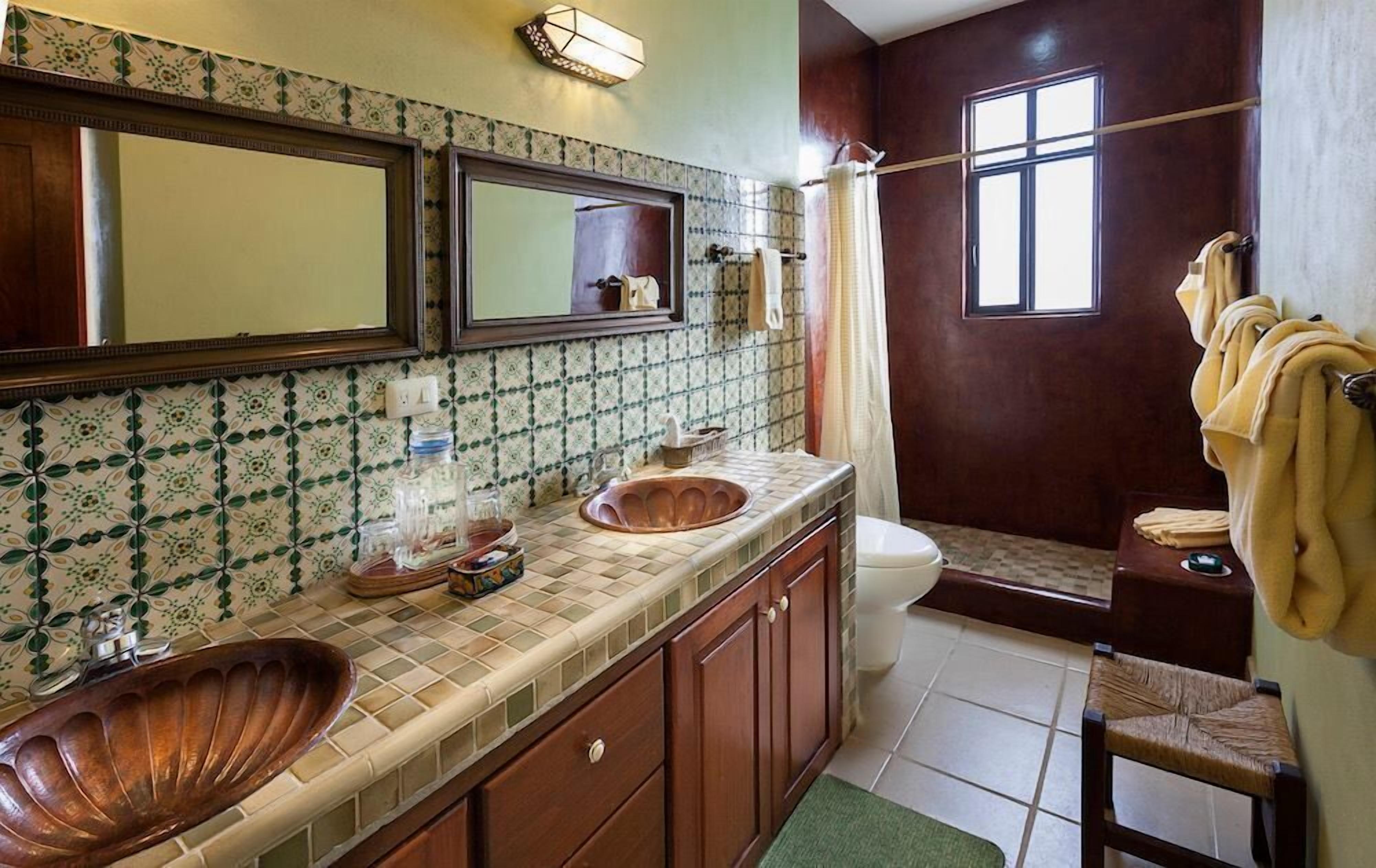 superior house, ensuite, city view (casa nancy) | bathroom | deep-soaking bathtub, free toiletries, bathrobes, towels
