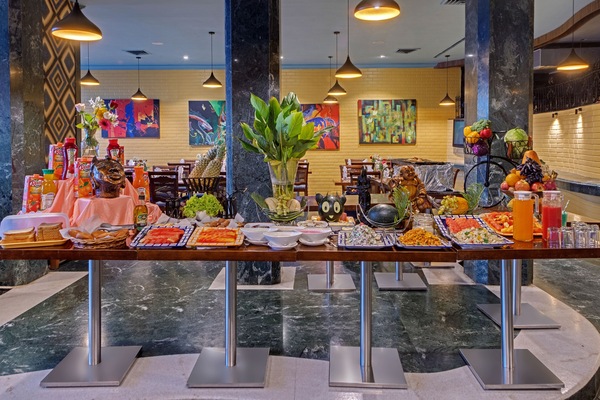 Daily buffet breakfast for a fee