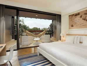 Premium-Doppelzimmer | Hochwertige Bettwaren, Daunenbettdecken, Zimmersafe, Schreibtisch