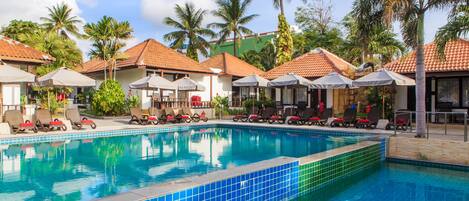 3 outdoor pools, open 8:00 AM to 7:00 PM, pool umbrellas, sun loungers