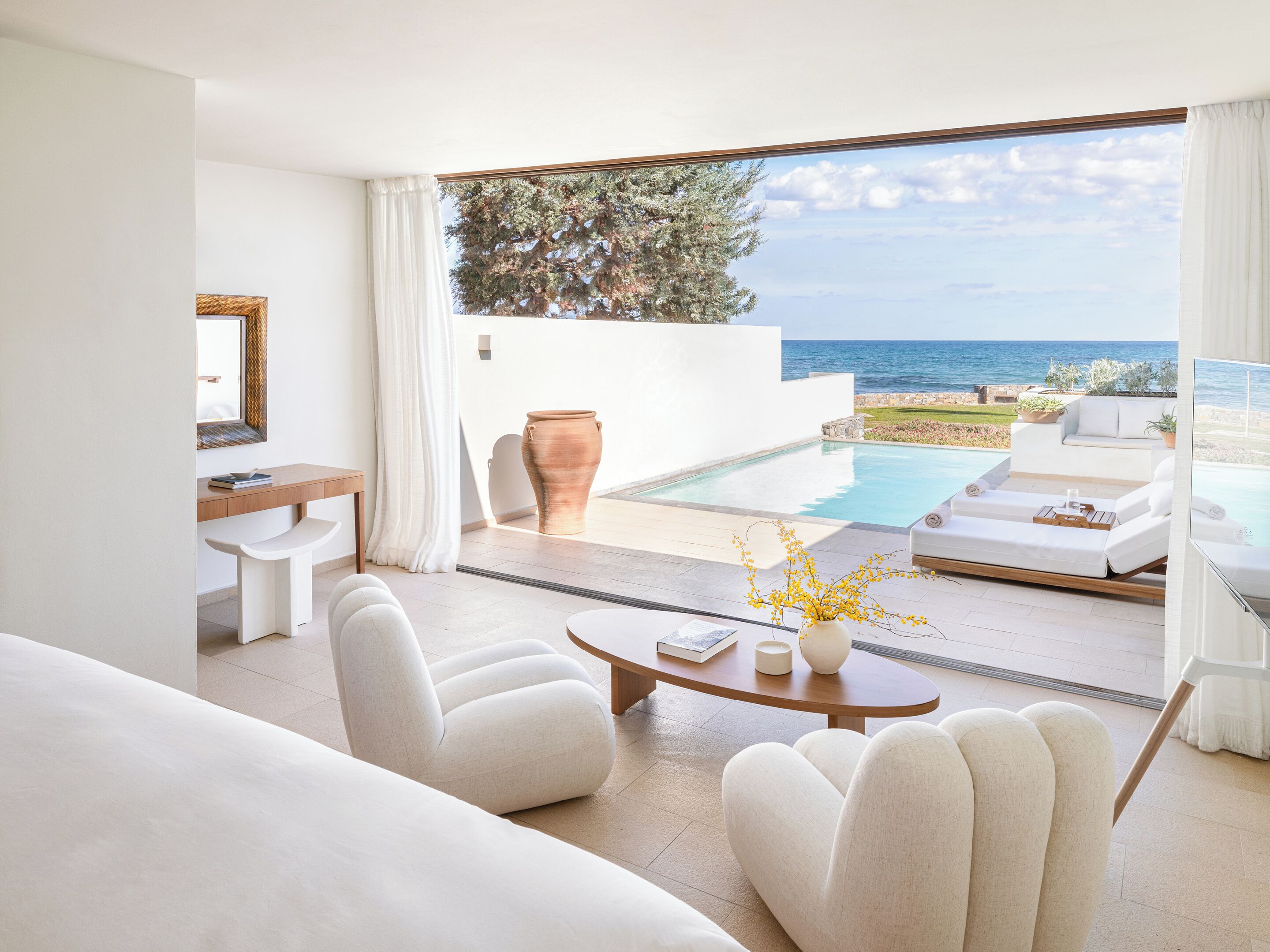 Junior Suite waterfront, Gym & Private Pool | Minibar, in-room safe, blackout curtains, iron/ironing board