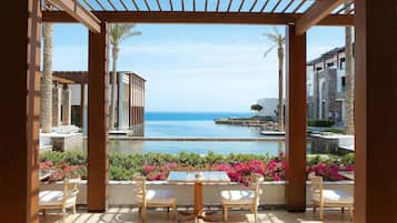 2 bares o lounges, bar en la playa