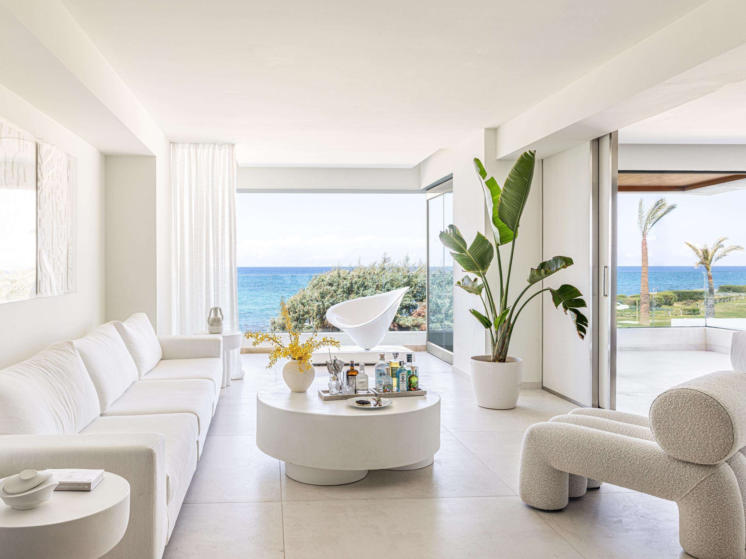 luxury 1-bedroom suite with frontal sea view | 1 bedroom, minibar, in-room safe, blackout curtains